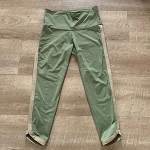 Rose Buddha Crop Leggings Size 12